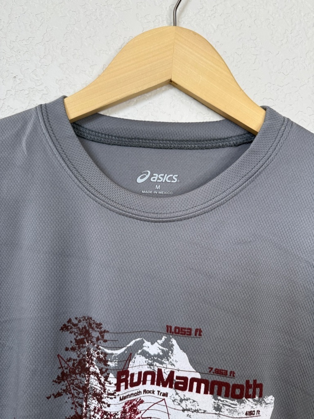 Asics Short Sleeve Running Tee Shirt RunMammoth Gray Size Mens Medium NWT - Picture 2 of 8